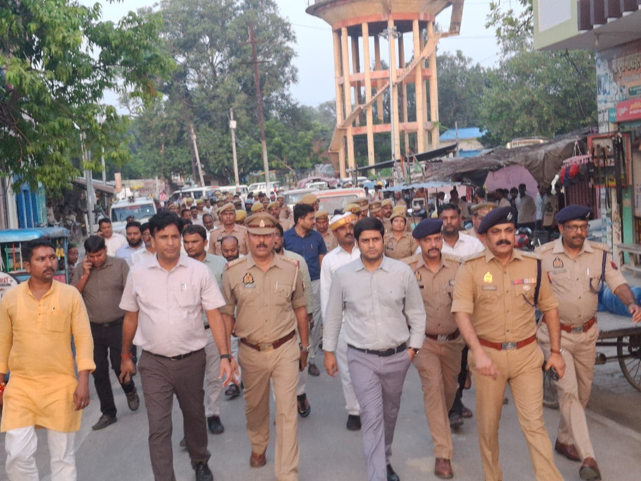 DM और SP ने दुर्गा पूजा पंडालों, विसर्जन मार्गों और रामलीला स्थलों का किया निरीक्षण; सुरक्षा और व्यवस्थाओं के दिए सख्त निर्देश