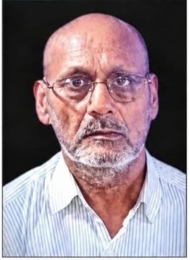 सरयू तट पर संपन्न हुआ वरिष्ठ पत्रकार रजनीकांत पांडेय के पिता राजकुमार पांडेय का अंतिम संस्कार; नम आंखों से दी गई अंतिम विदाई